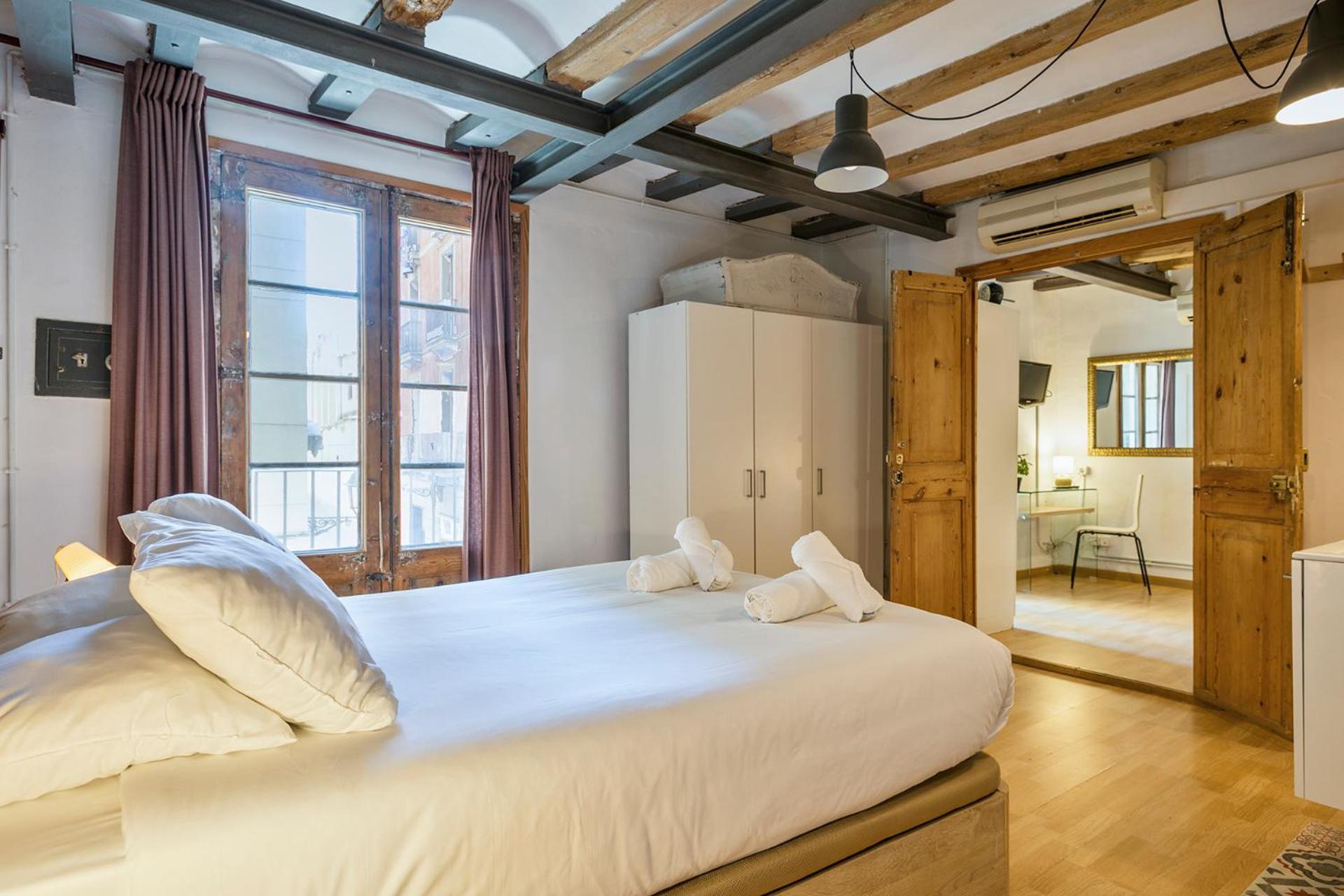 Encanto En Las Ramblas: Espacio Perfecto Para 9 Barcelona