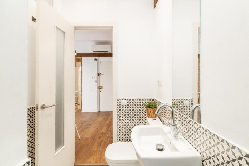Cozy With Balcony Sqm