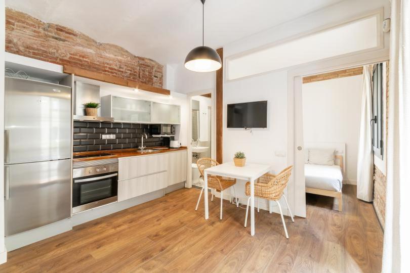 Apartment Cozy With Balcony Sqm