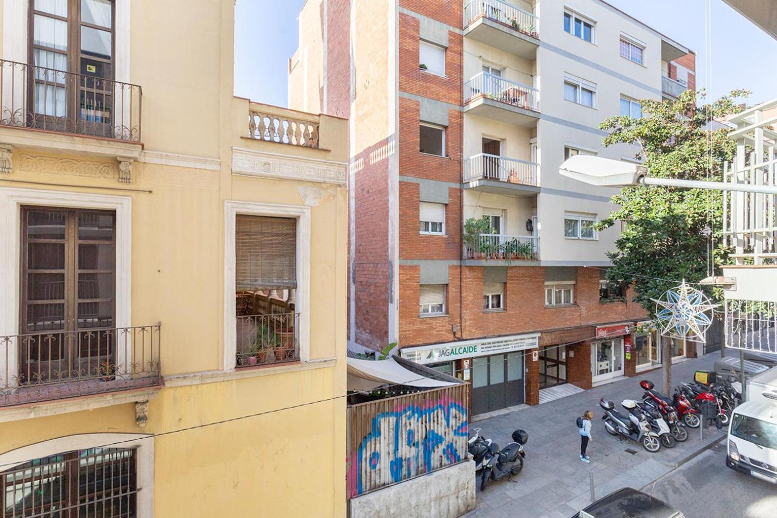 Blueground De Gracia Pool Roof Bcn-56 Apartment *