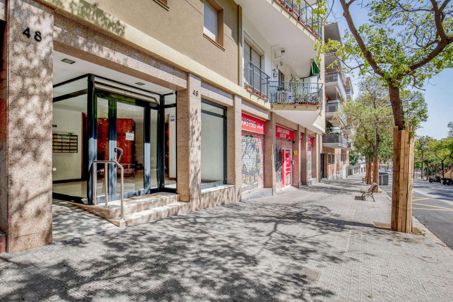Poble Sec 3br W Balcony Mountain Views Bcn-109 Apartment *
