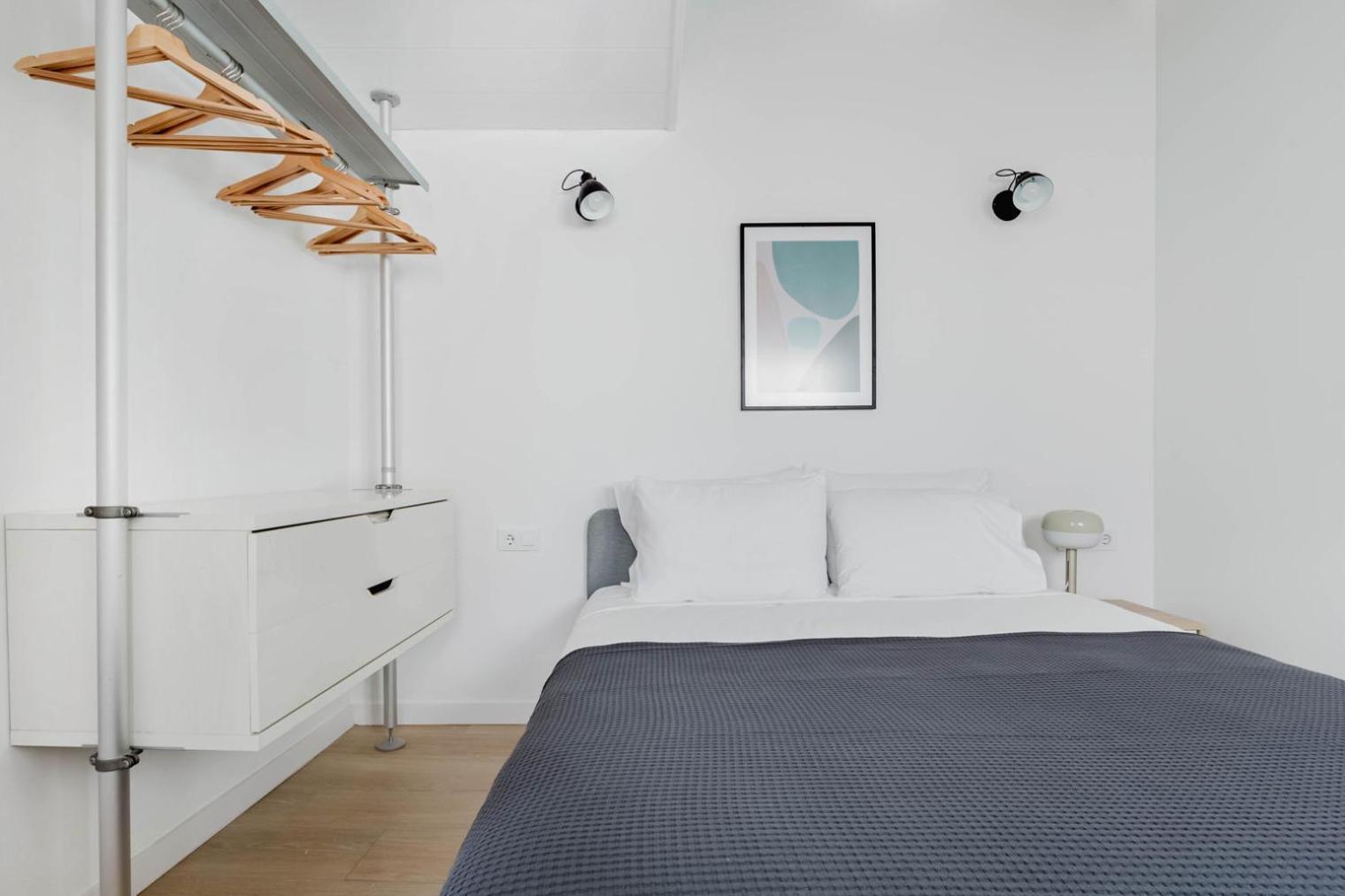 Blueground Galvany Furnished Penthouse Bcn-135 * Barcelona