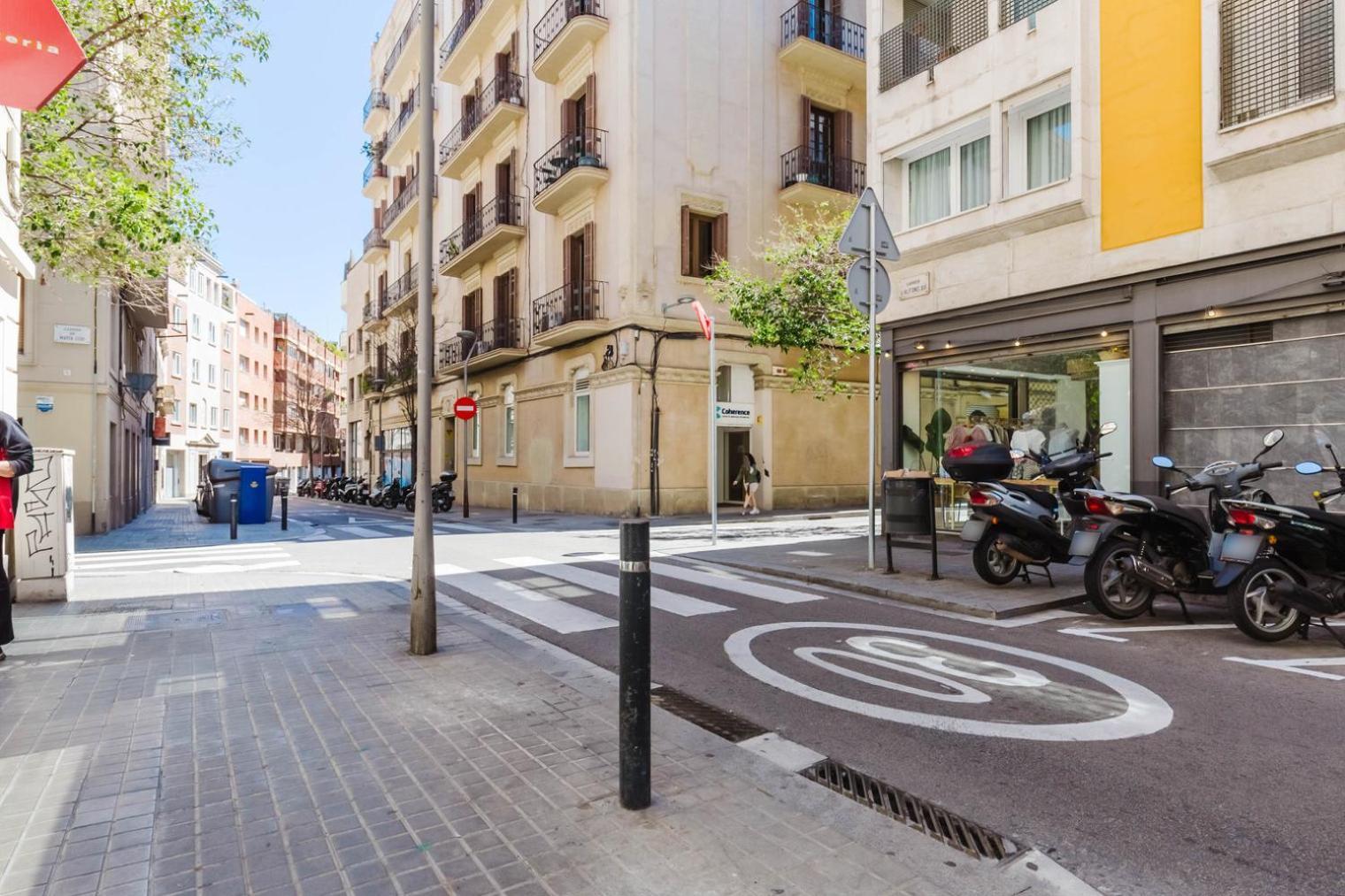 Blueground Galvany Furnished Penthouse Bcn-135 Apartment *