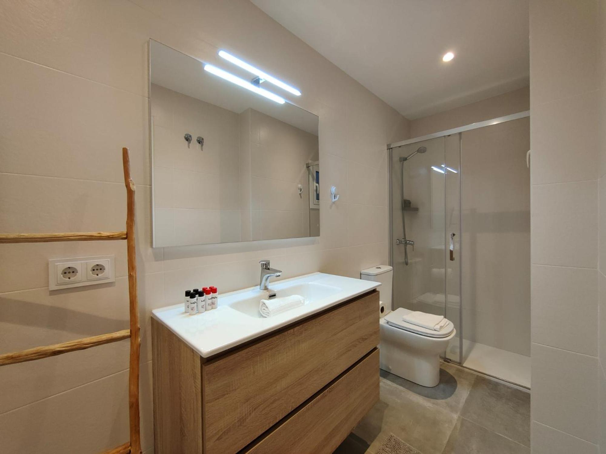 2br Central Location Appartement *