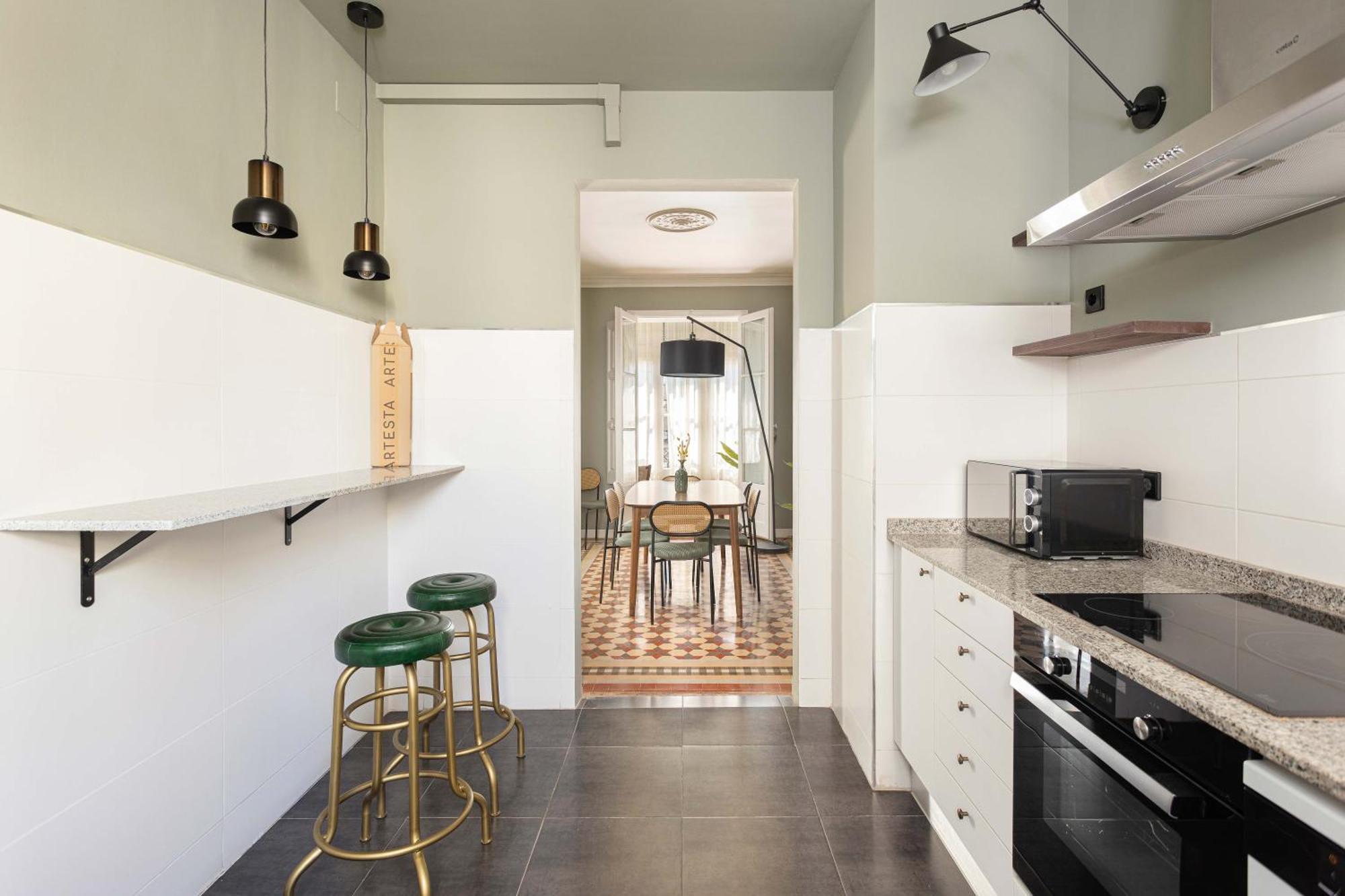 Spacious Stylish 4-bedroom Modernist Apartment Barcelona