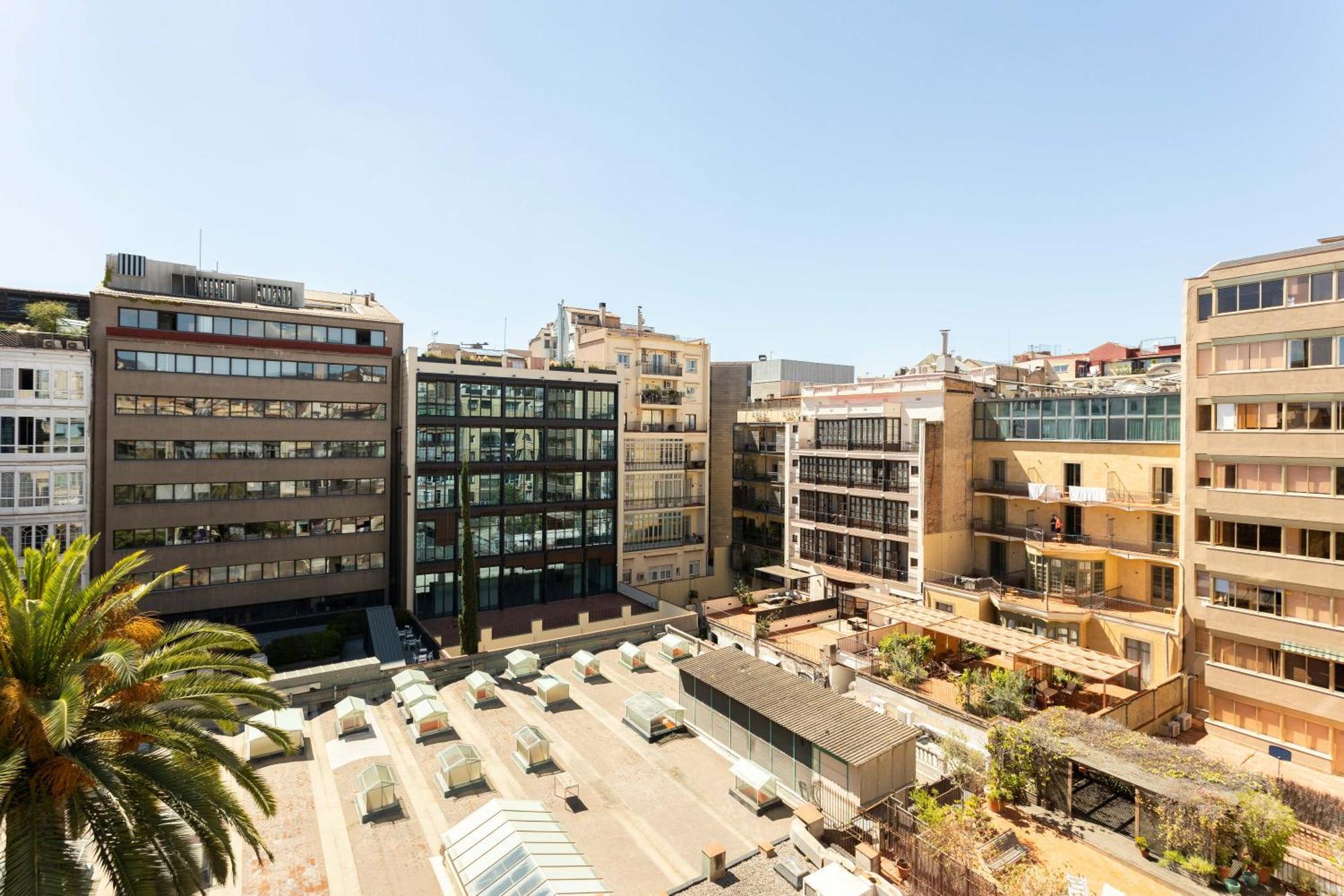 Apartment Spacious Stylish 4-bedroom Modernist Barcelona