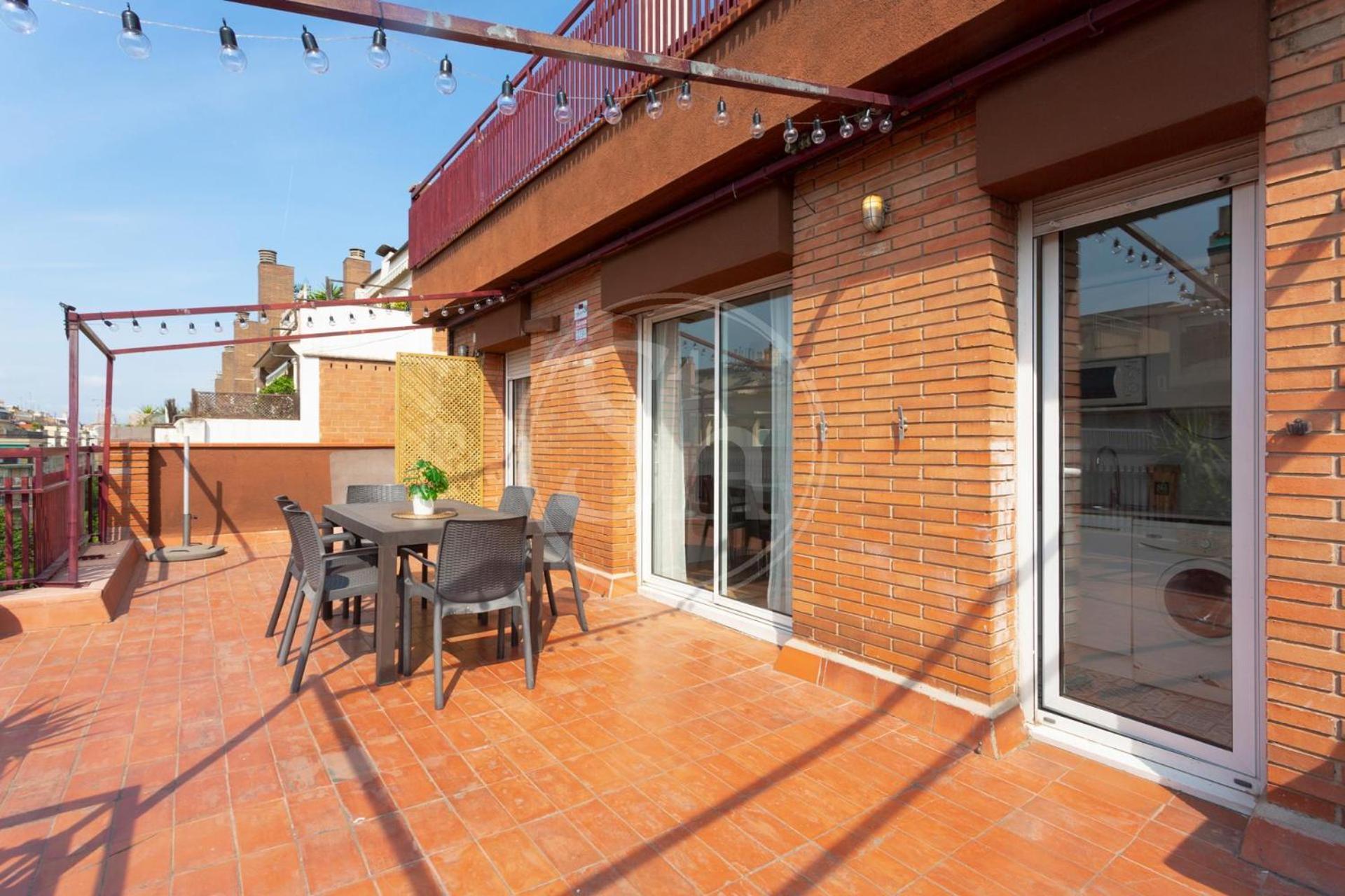 Cosy With Terrace Apartment *
