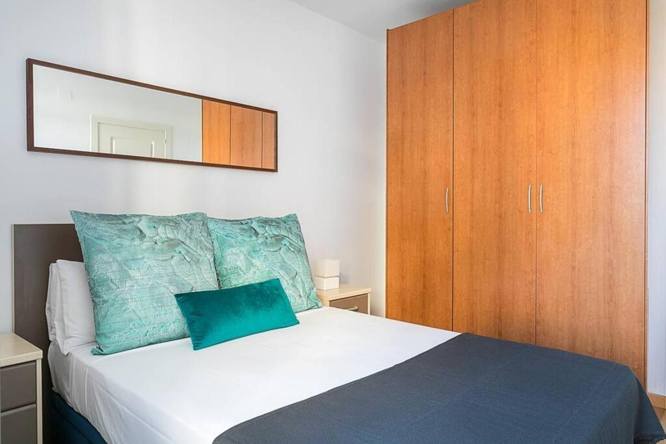 Relax In A Chic In Sants Apartment Barcelona