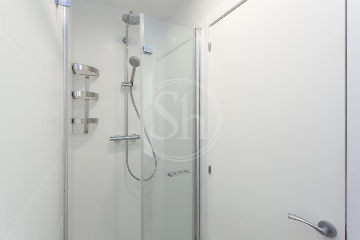 Wonderful For 6 Apartment Barcelona