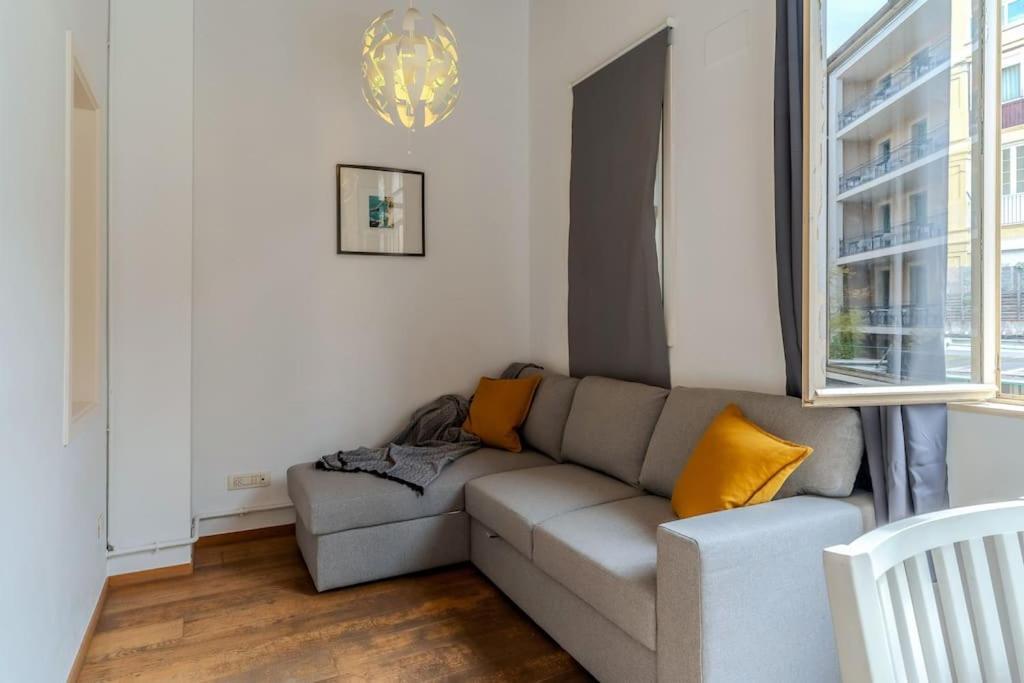 Canela Homes Light Apartment Barcelona