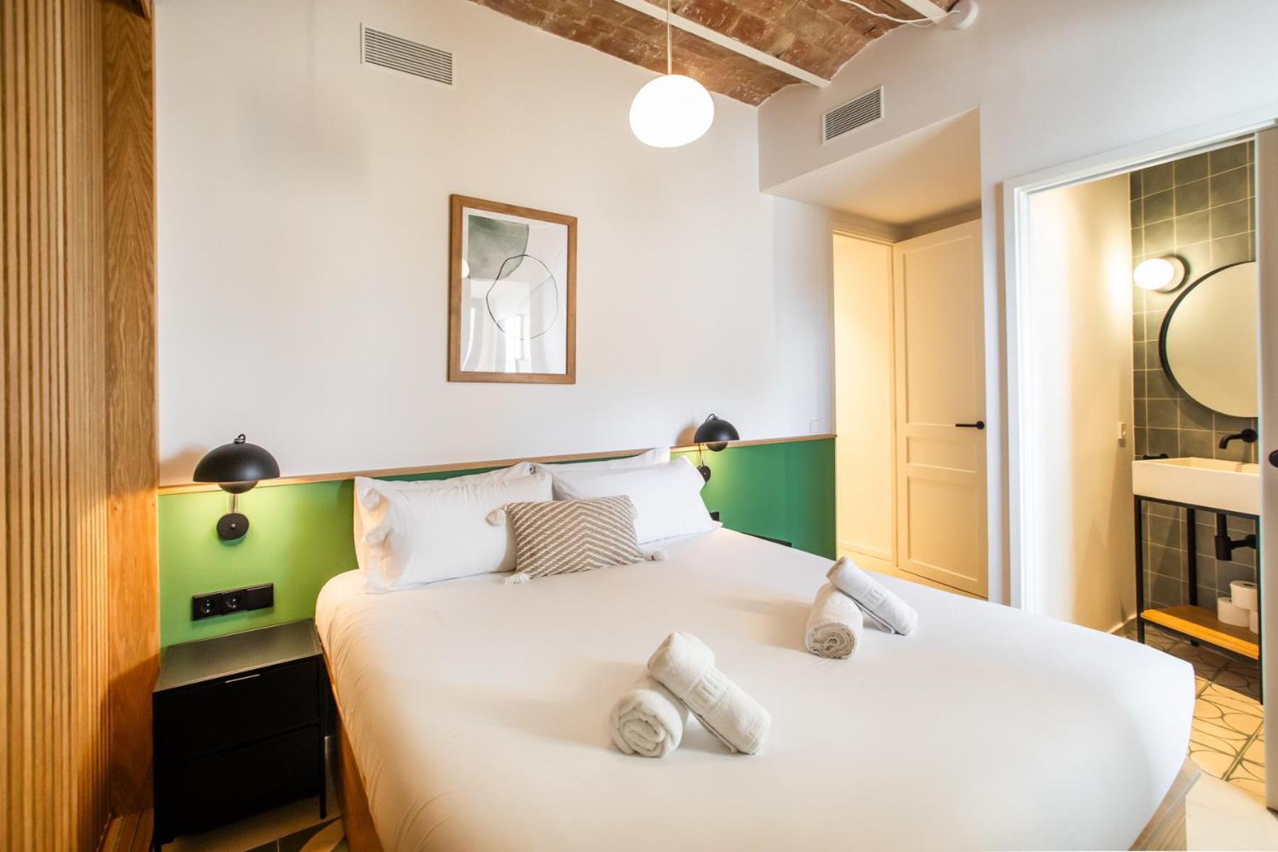 42par1049 - Super Bright 3br In Sant Antoni Apartment Barcelona