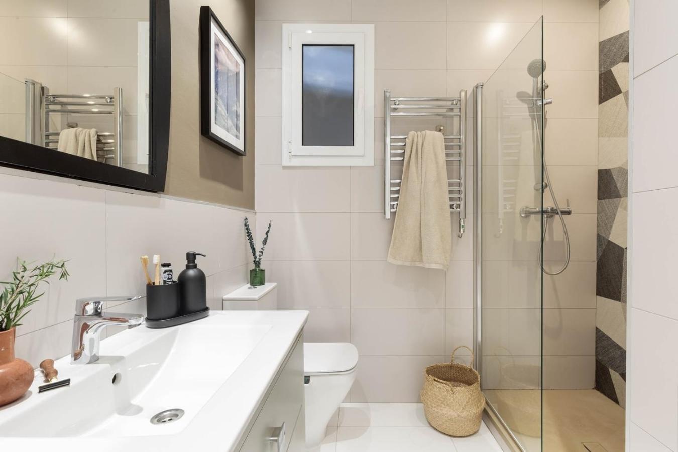 Apartment Jaiz - 2 Bedrooms And Terrace In Eixample Esquerra *