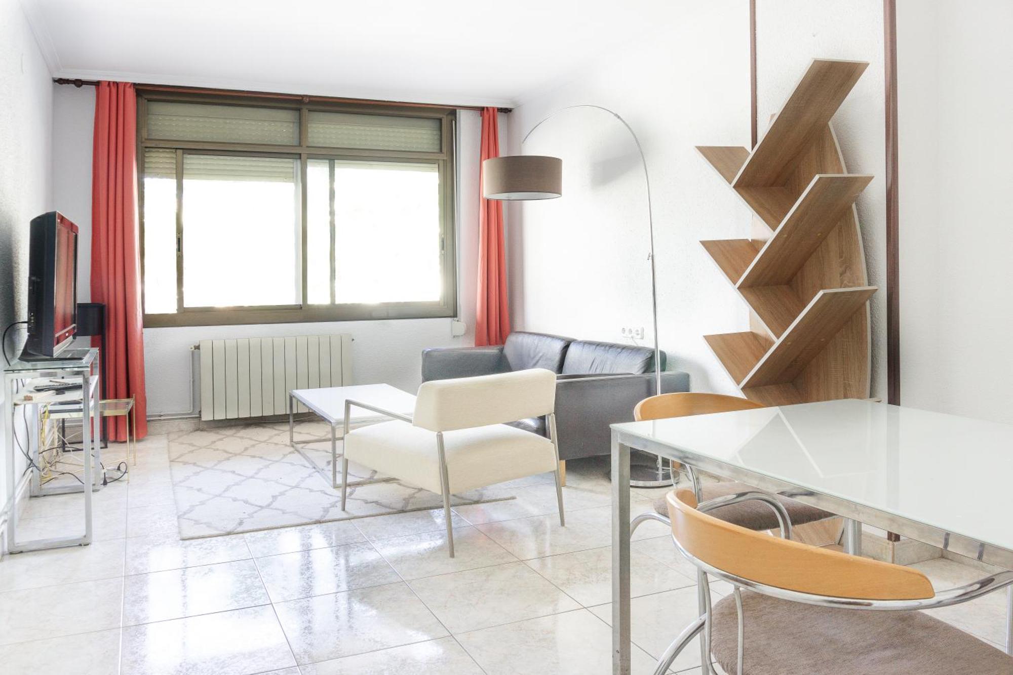 Charming In Shared Near Camp Nou Appartement
