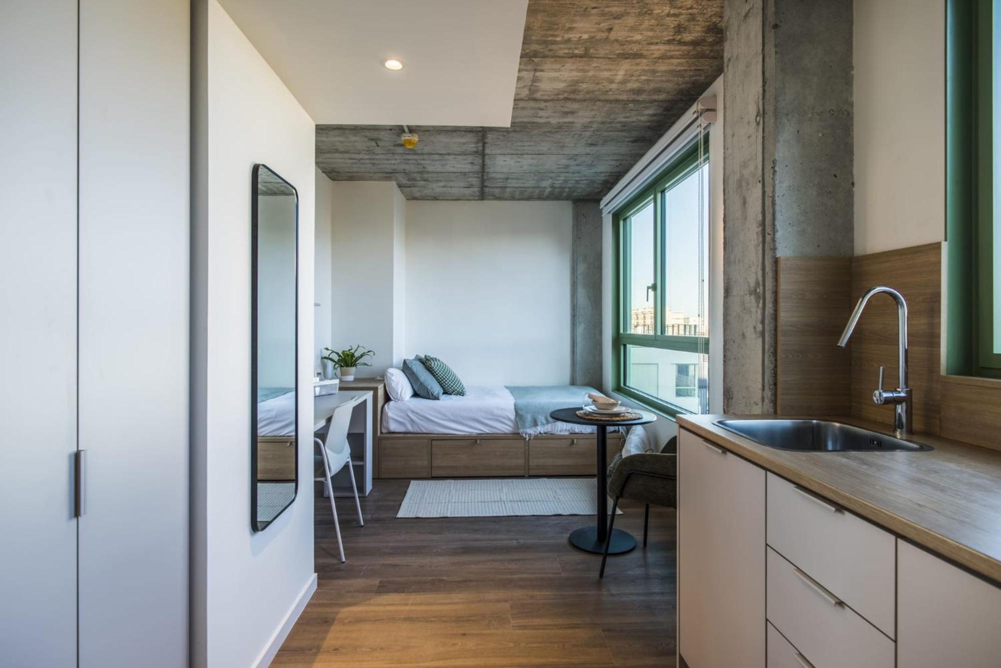 Aparto Cristobal De Moura Hall Of - Only For Students In Apartment