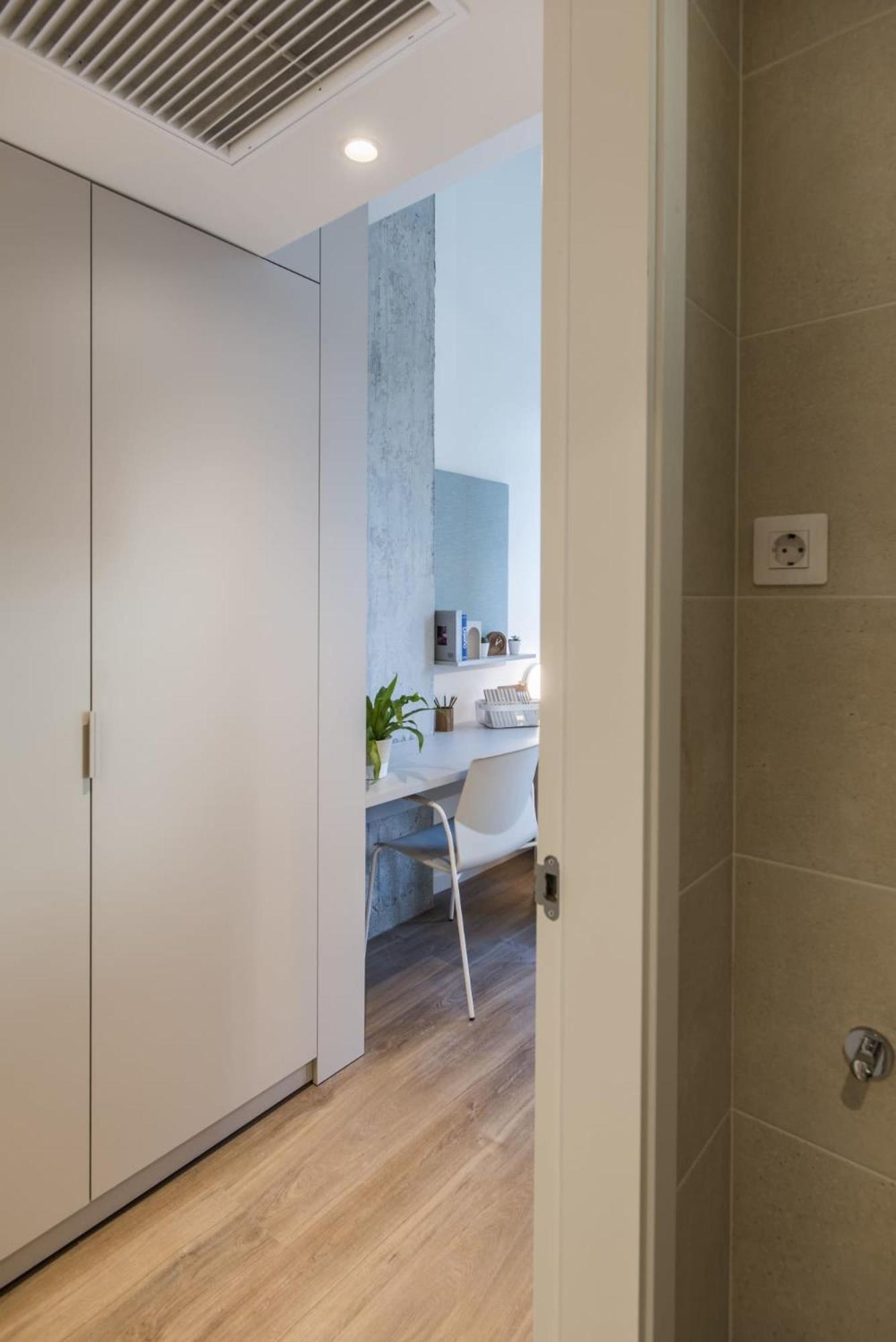 Aparto Cristobal De Moura Hall Of - Only For Students In Apartment Barcelona