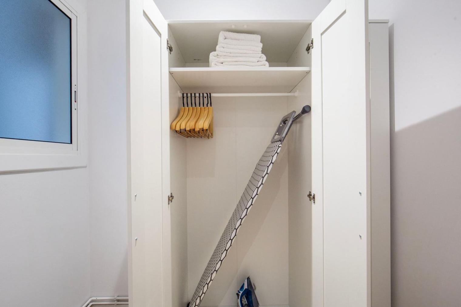 Blueground Sagrada Familia Washer Ac Bcn-158 * Barcelona