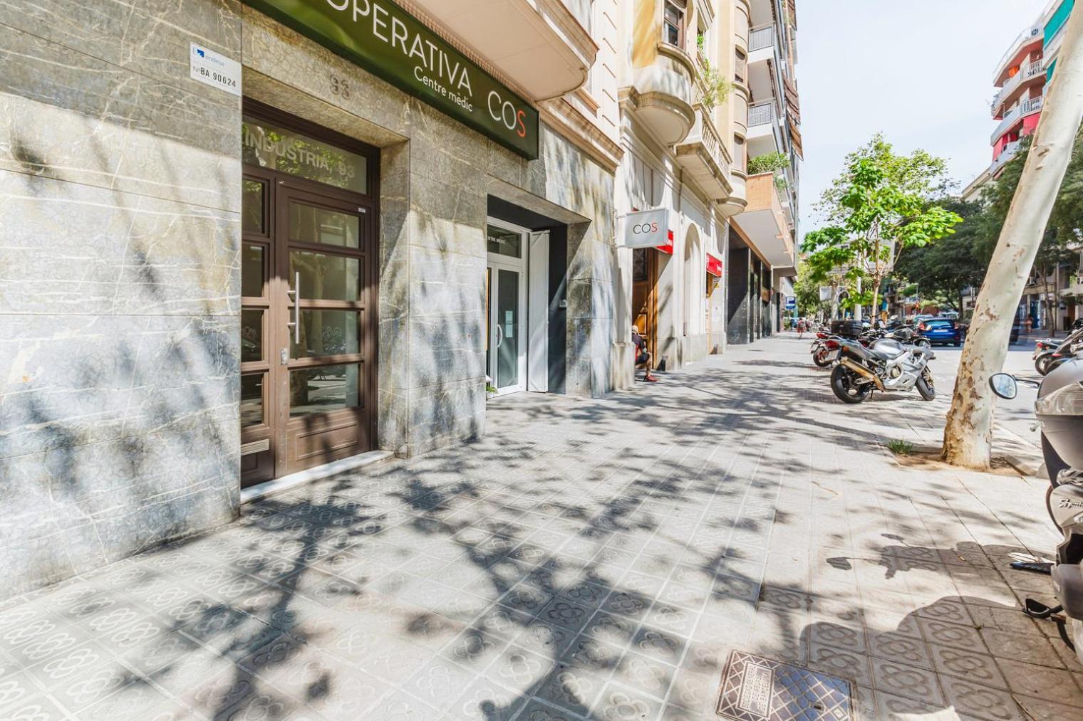 Blueground Sagrada Familia Washer Ac Bcn-158 *