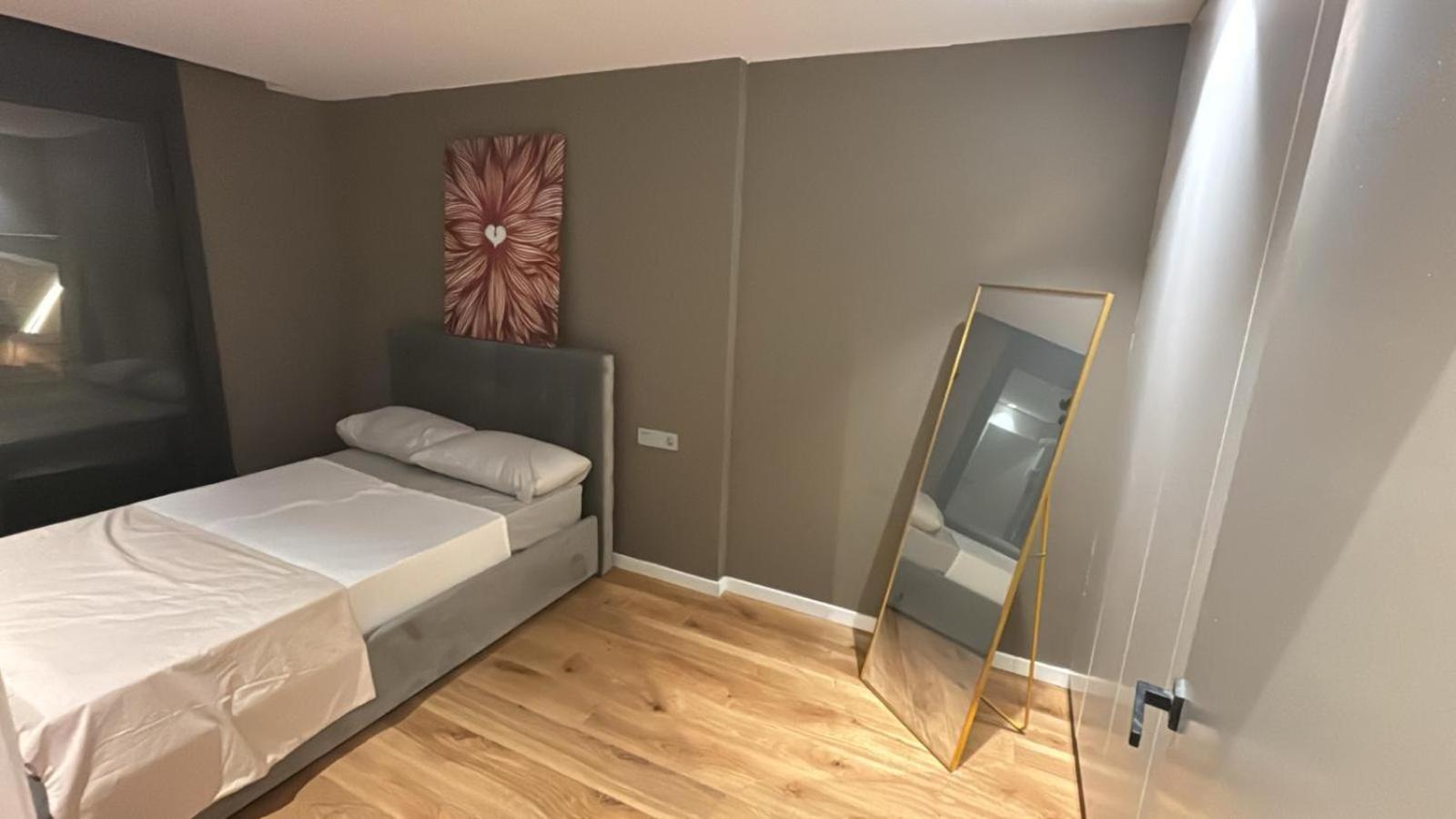 Esplugues De Llobregat Holiday home Barcelona