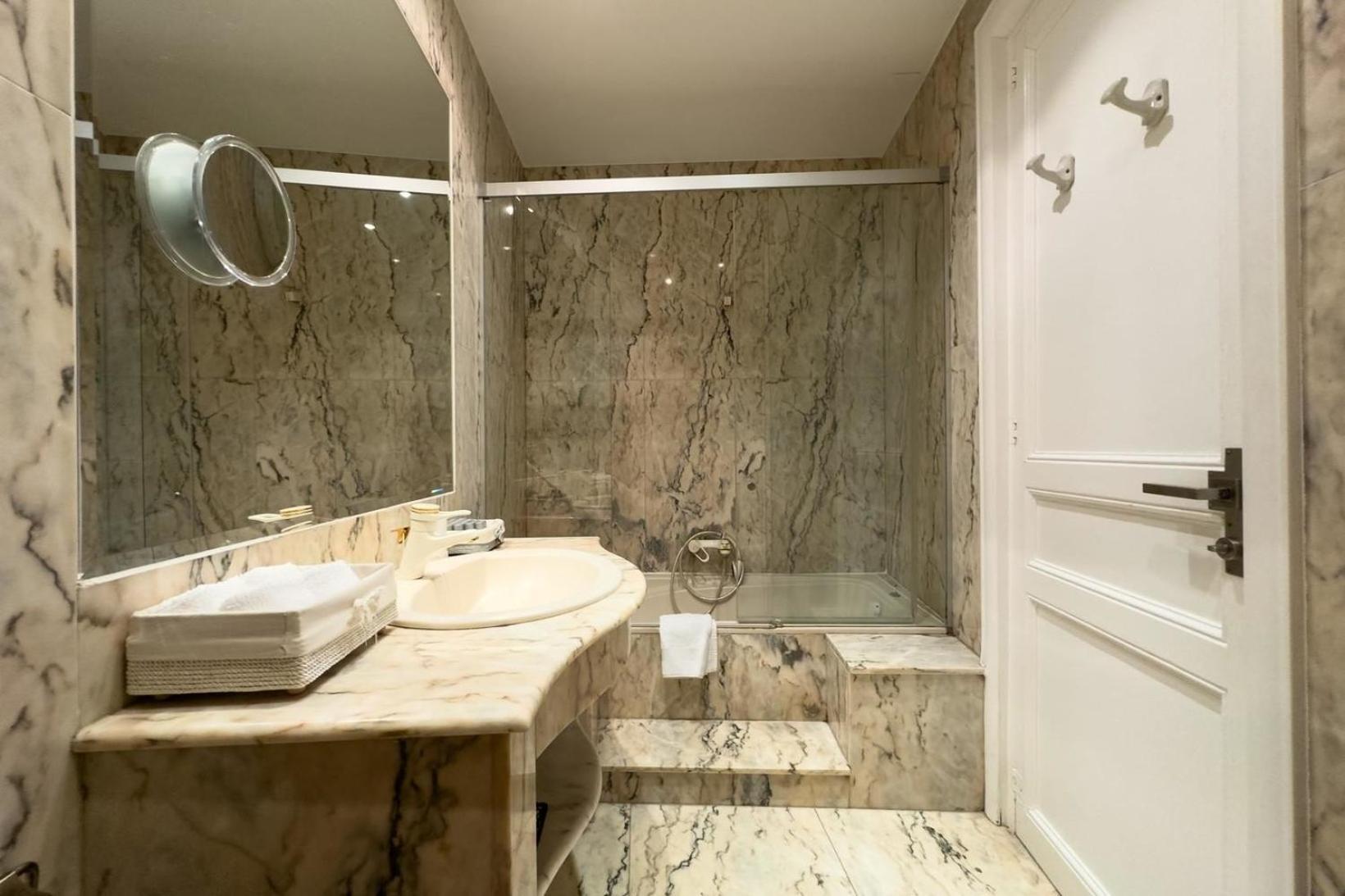 Fuer 5 Personen Ca 80 Qm In Barcelona-eixample, Costa Brava Costa Del Maresme Apartment Barcelona