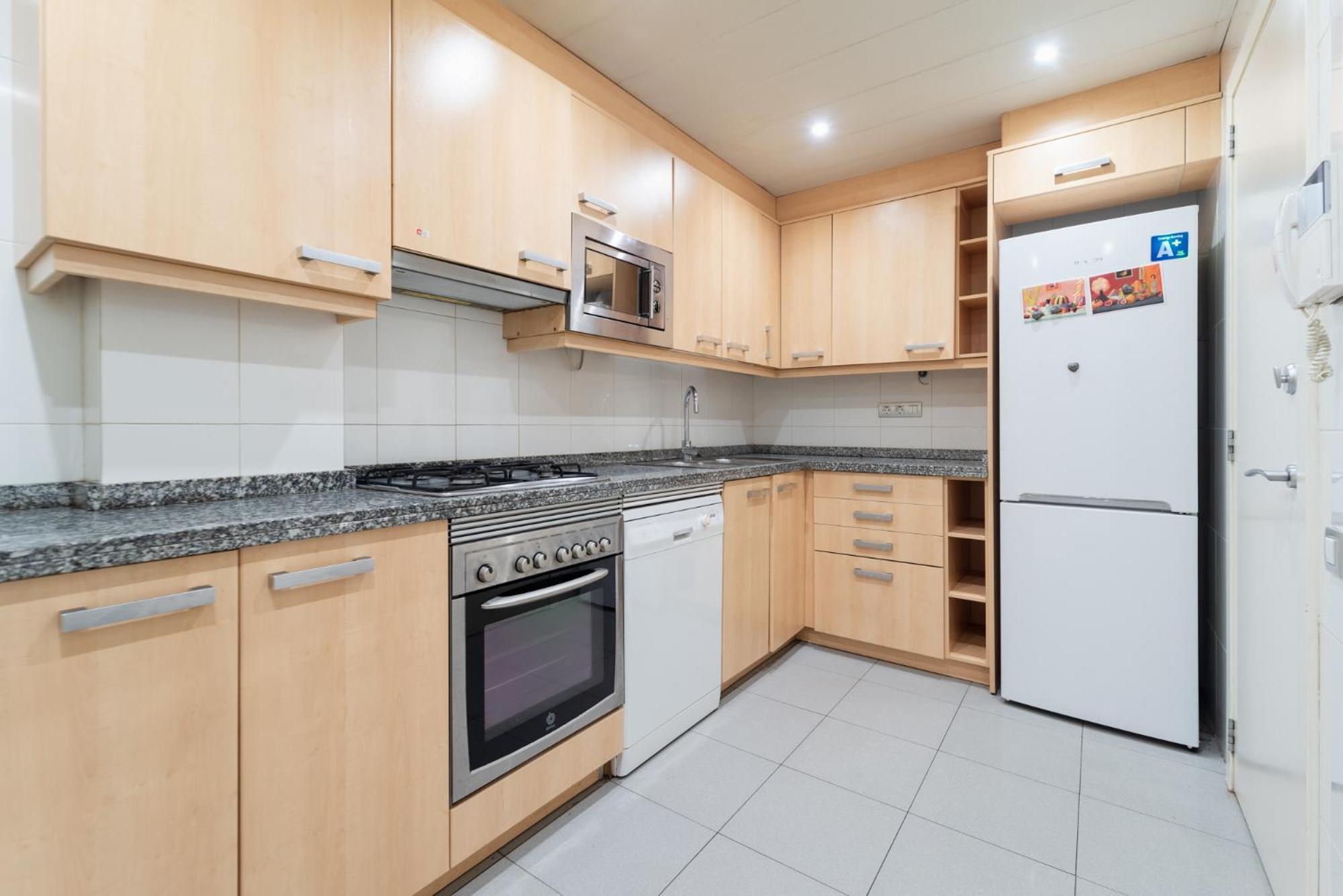Apartment Near Ramblas 3 Flat Min 32 Days Parking Optional Barcelona