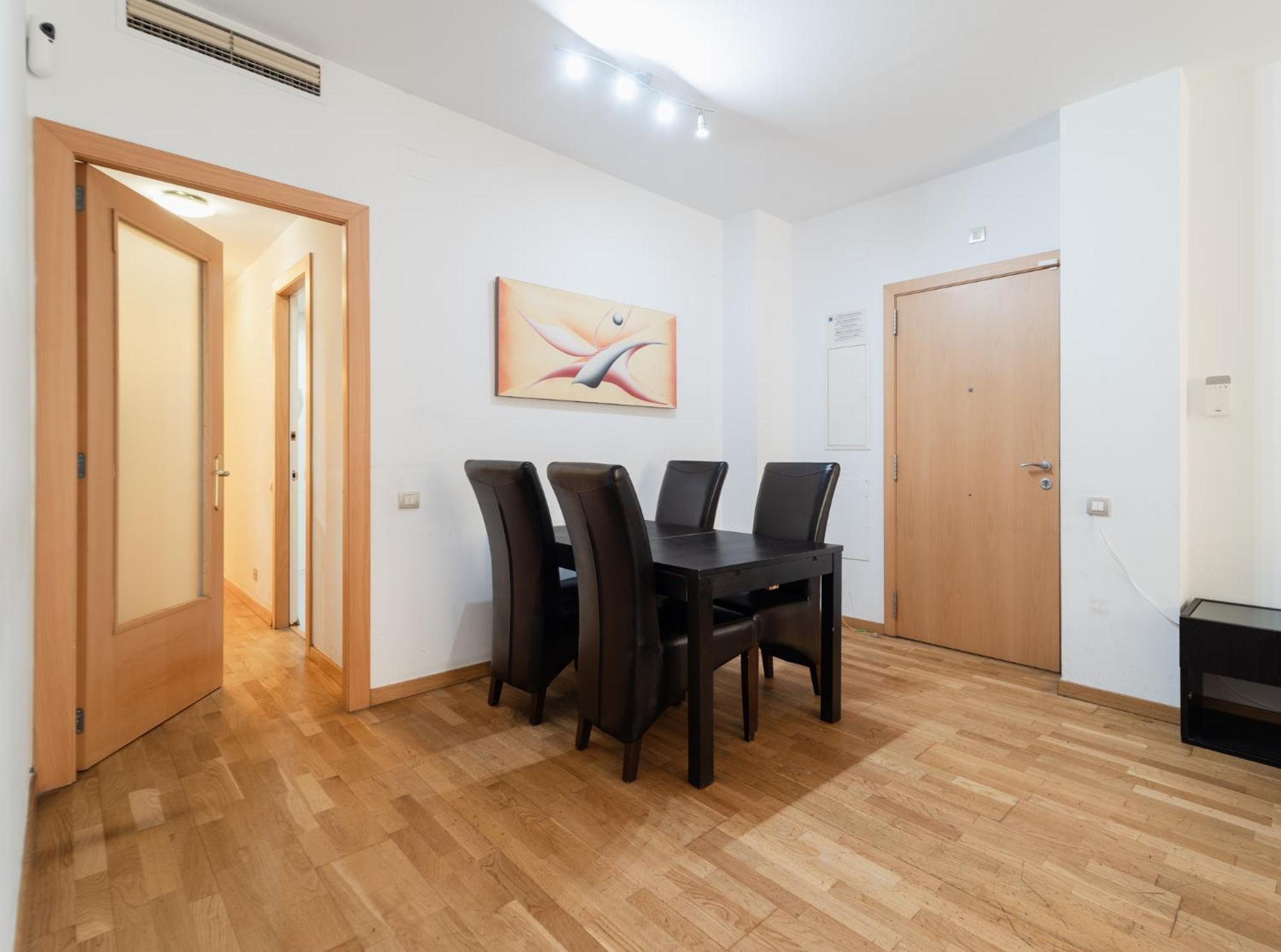 Near Ramblas 3 Flat Min 32 Days Parking Optional *