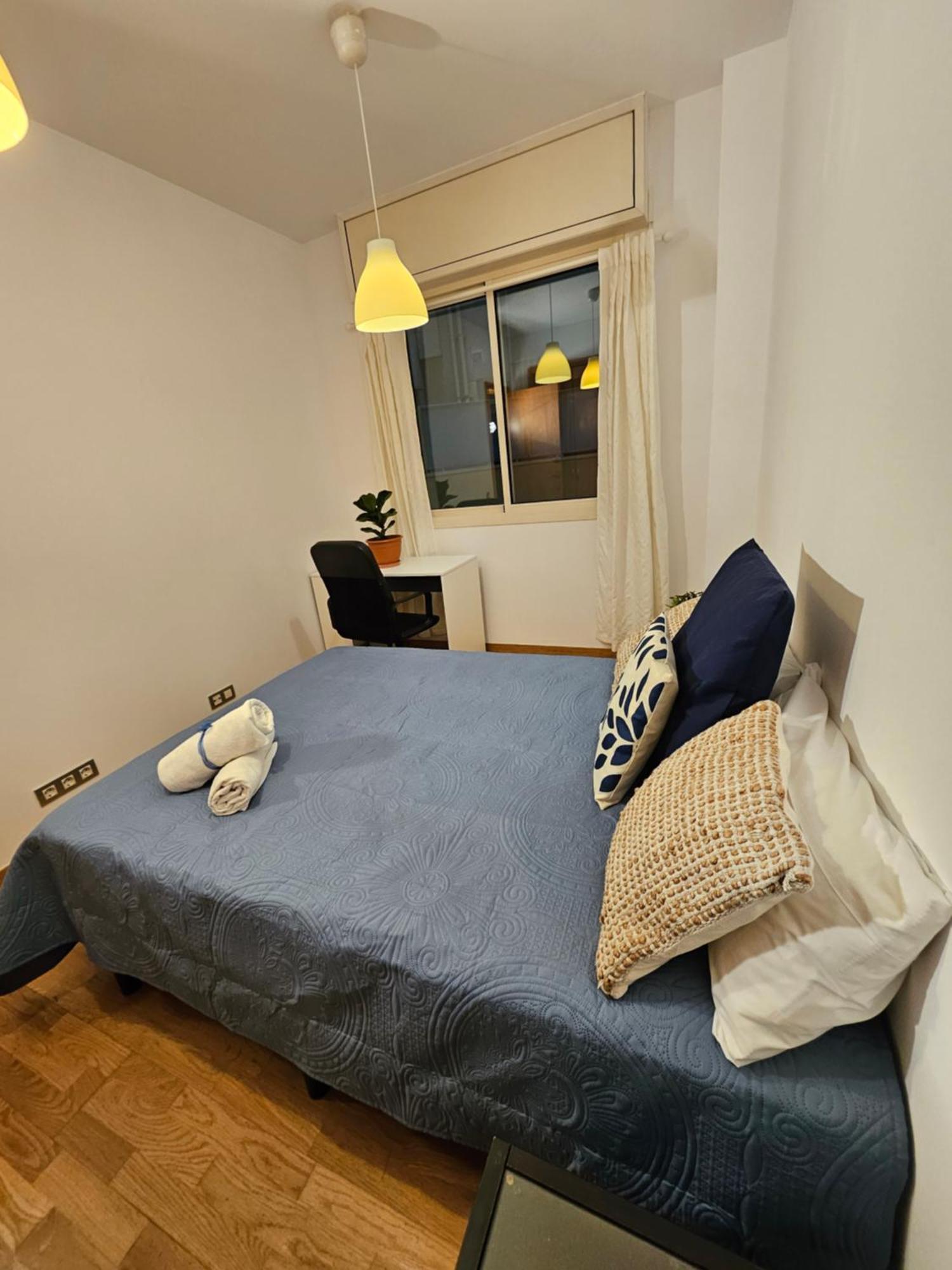 Apartment Near Ramblas 3 Flat Min 32 Days Parking Optional Barcelona