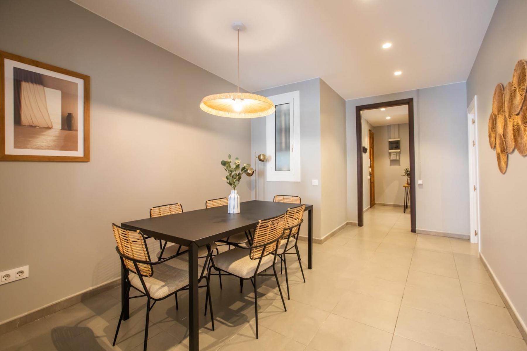 21mal1089-magnific Near Sagrada Familia * Barcelona