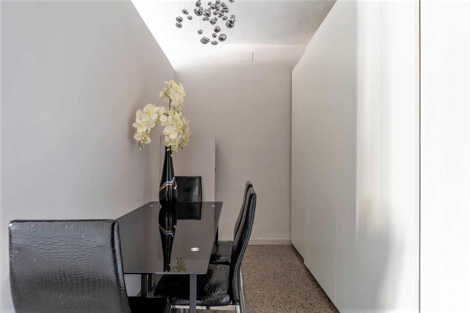 One Bedroom Center Apartment