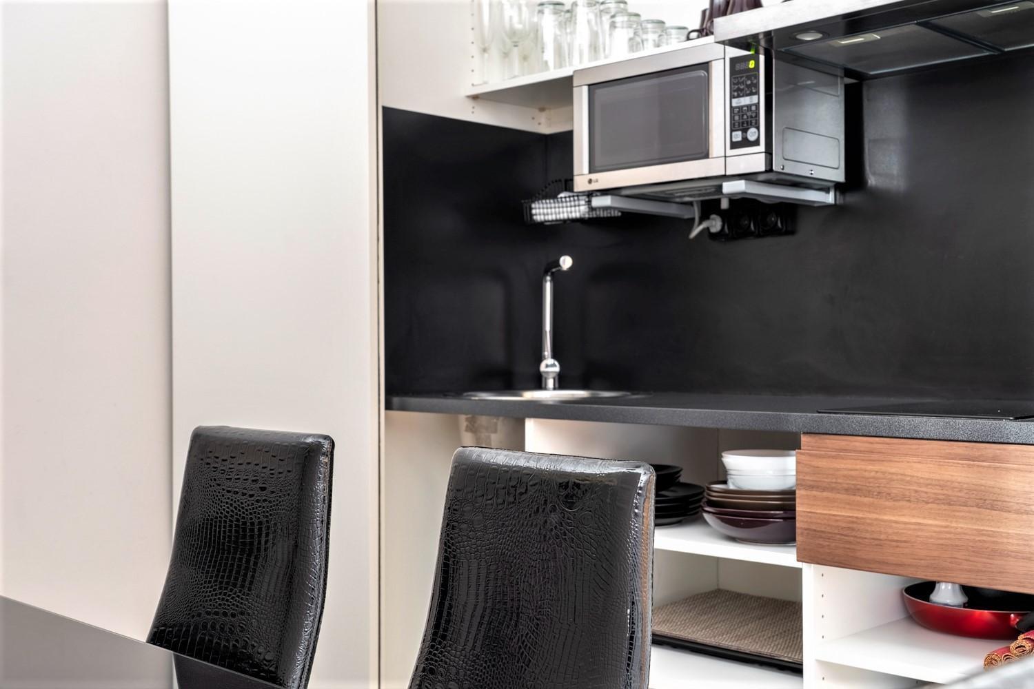 One Bedroom Center Apartment *