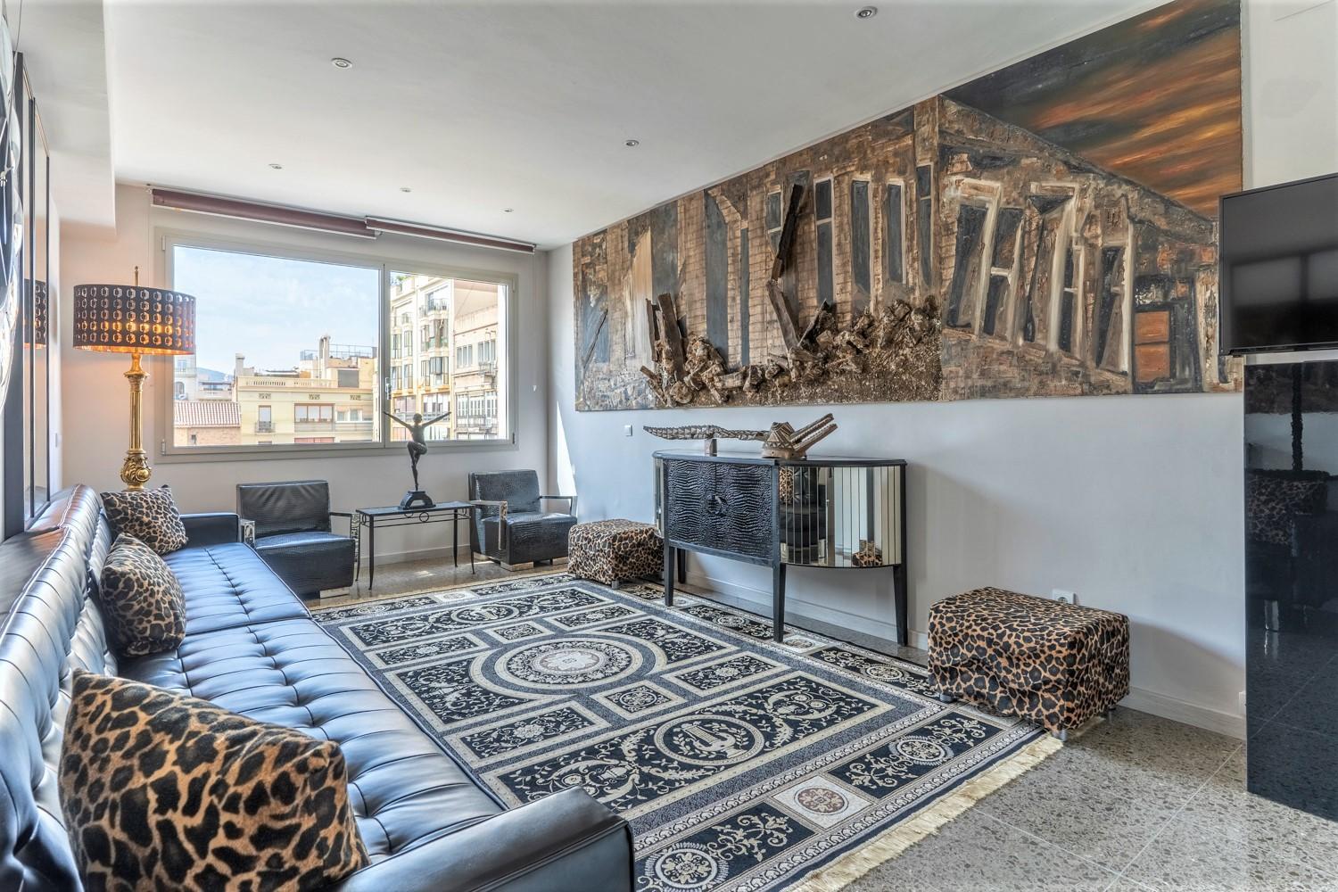 One Bedroom Center Apartment