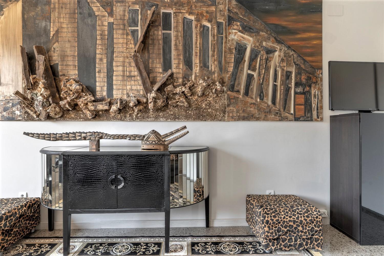 One Bedroom Center Apartment