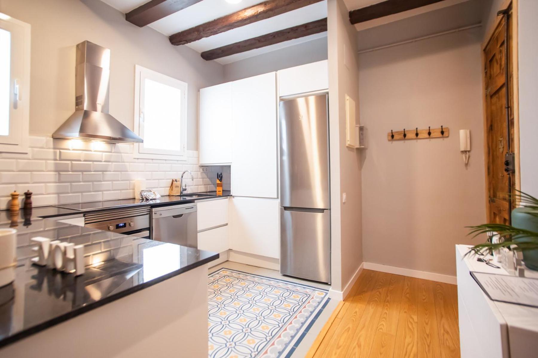 Apartamento 44mal1084- Bright 2br *