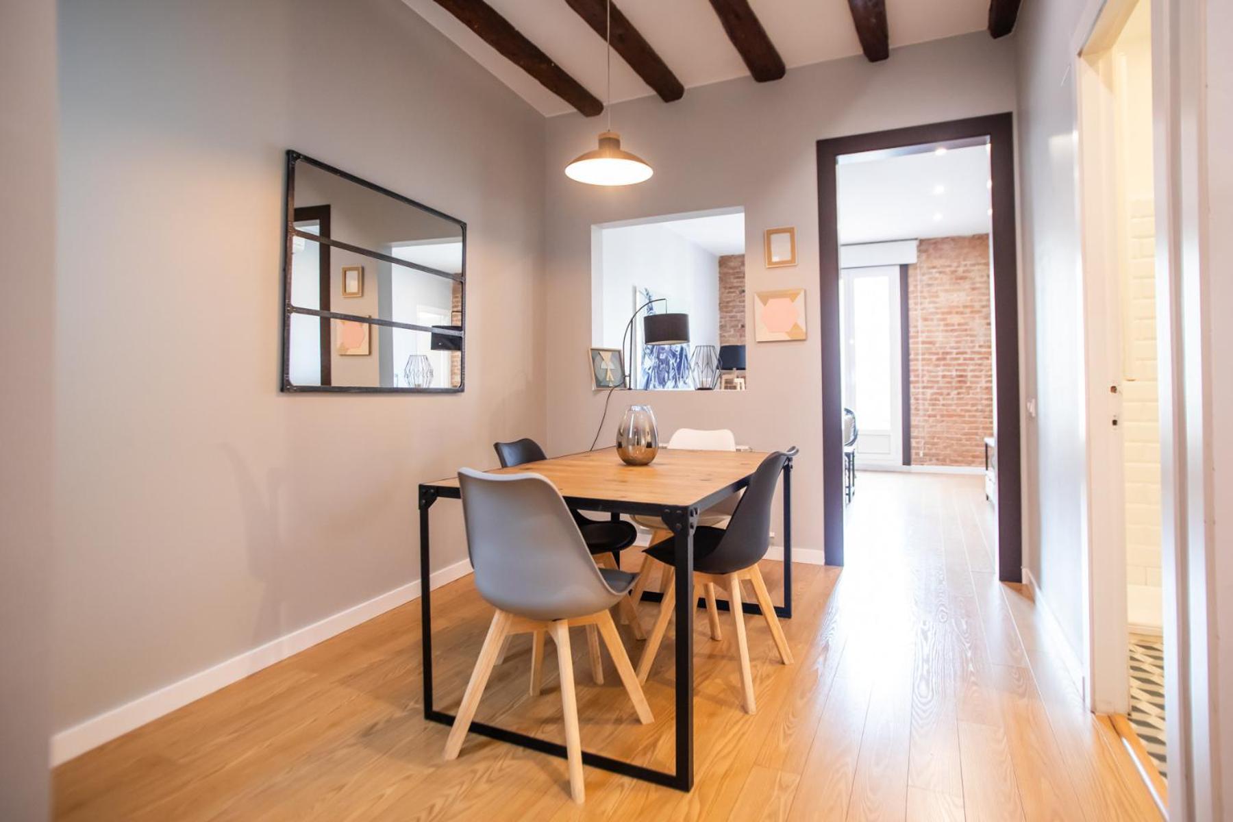 Apartment 44mal1084- Bright 2br