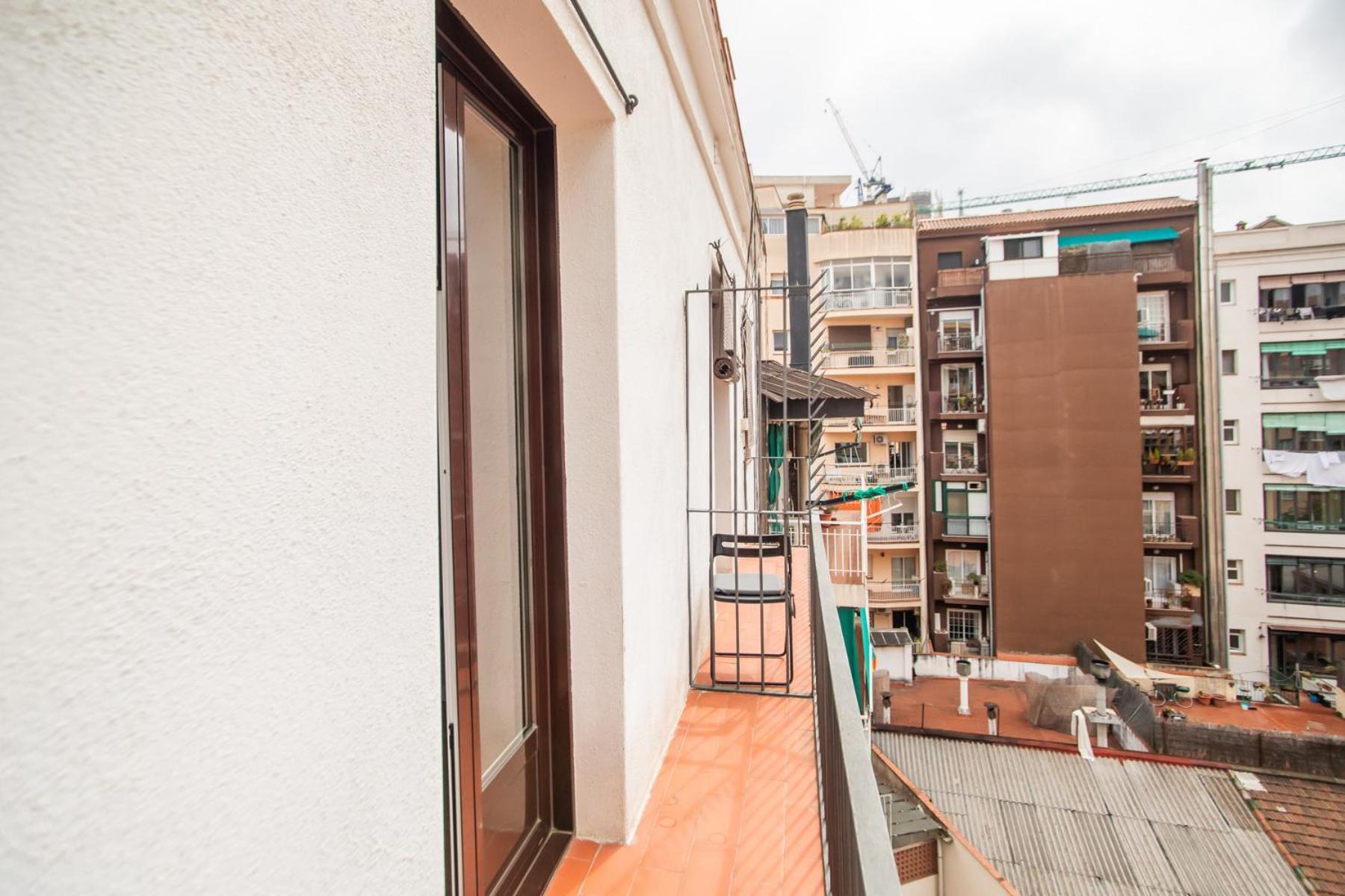 Apartamento 44mal1084- Bright 2br Barcelona