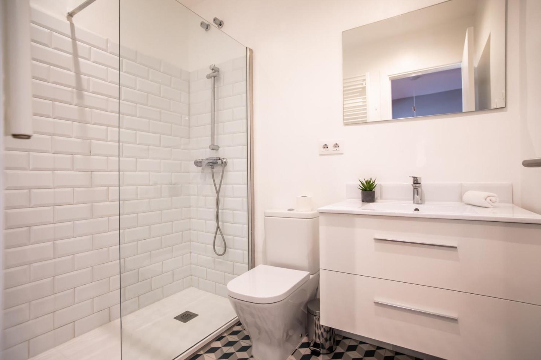24mal1073-marvellous 2br Flat Near Sagrada Familia Apartment
