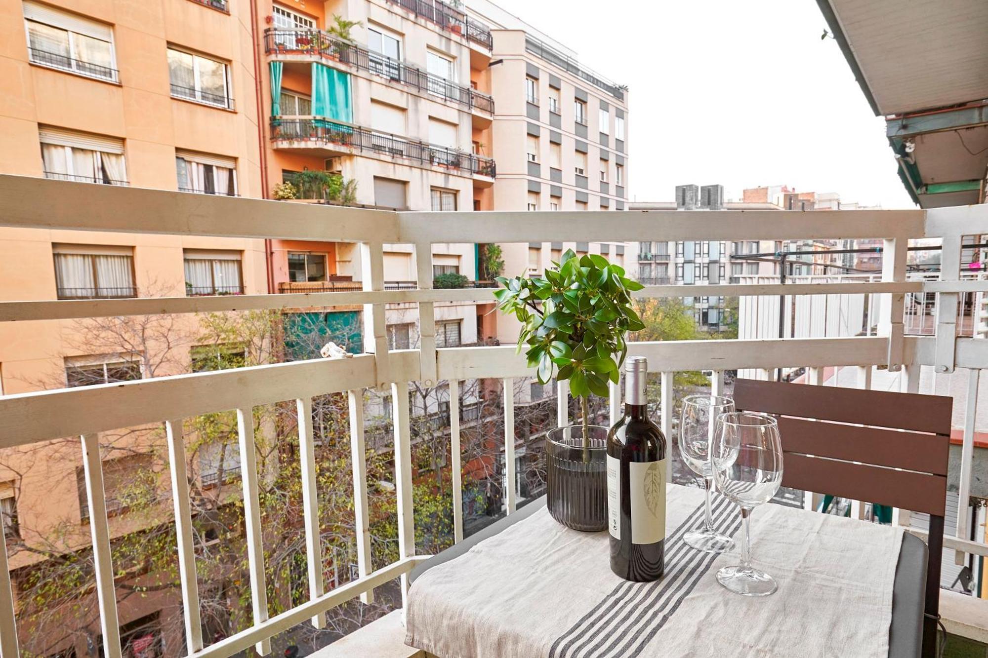 Local Life Near Sagrada Familia By Myrentalhost Apartment Barcelona