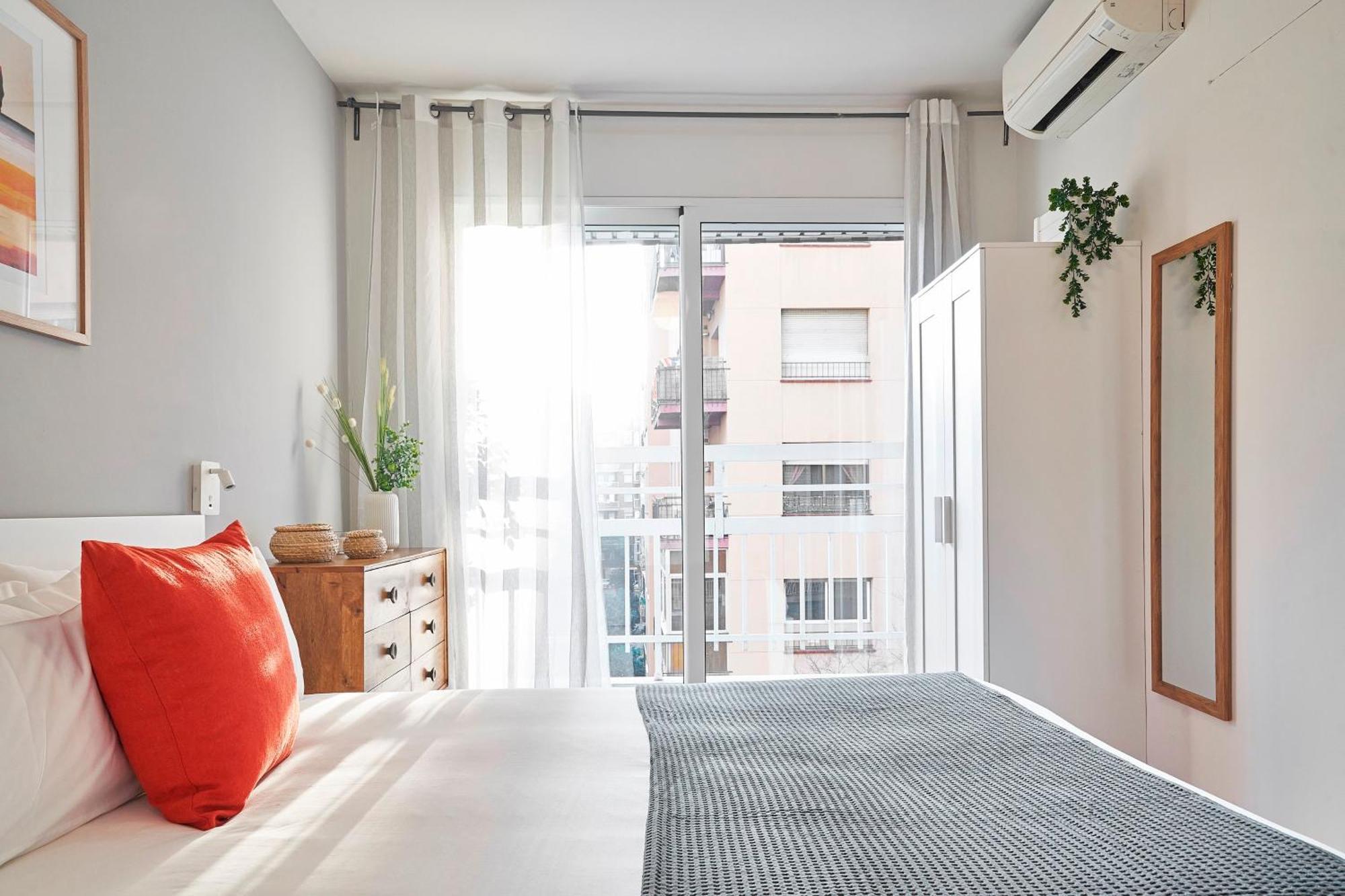 Apartment Local Life Near Sagrada Familia By Myrentalhost