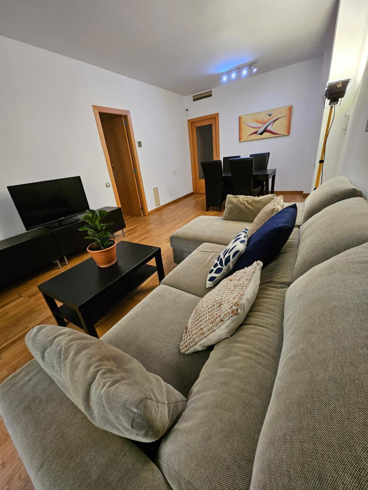 Apartment Near Ramblas 3 Flat Min 32 Days Parking Optional Barcelona