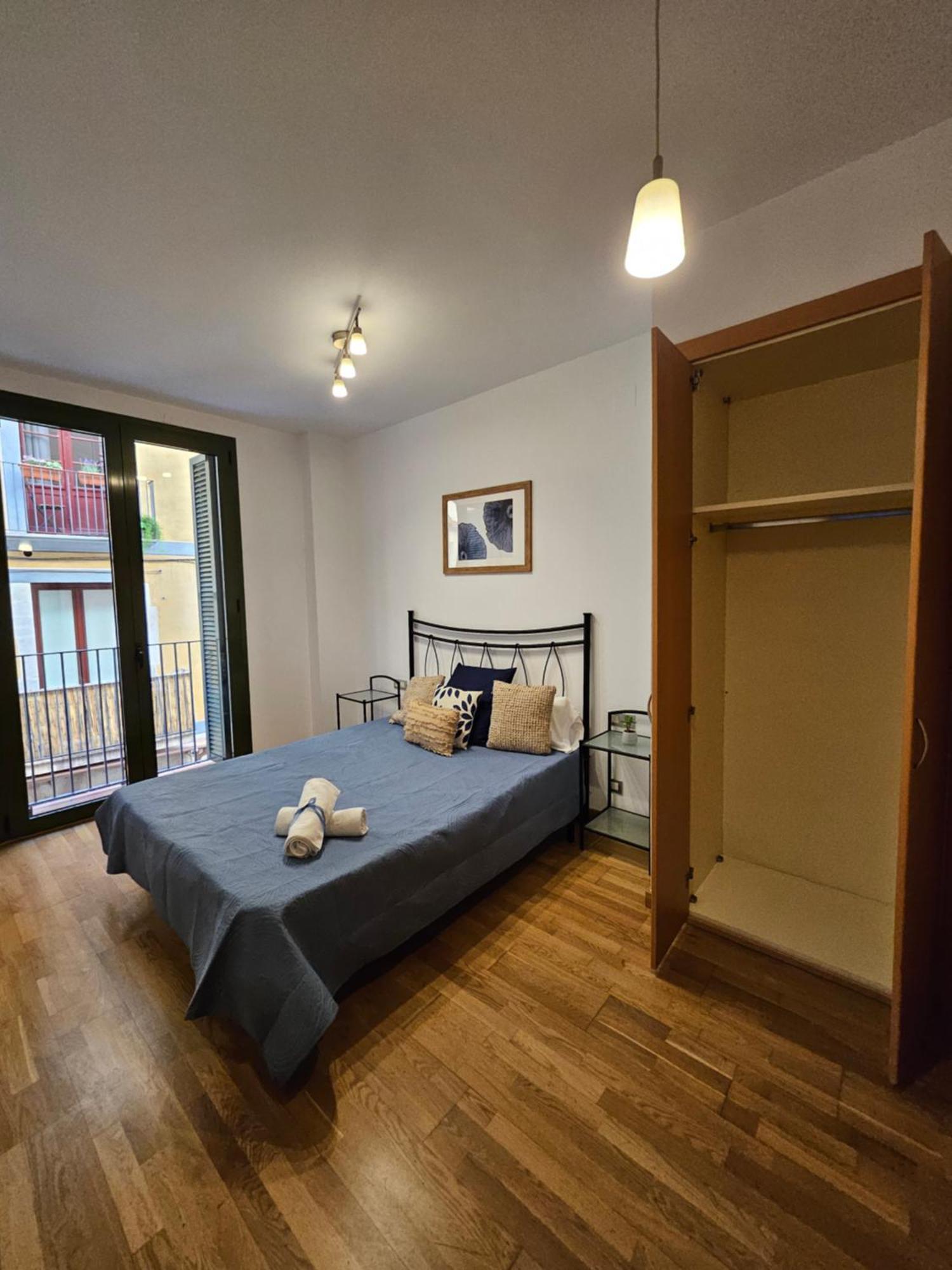 Near Ramblas 3 Flat Min 32 Days Parking Optional Barcelona