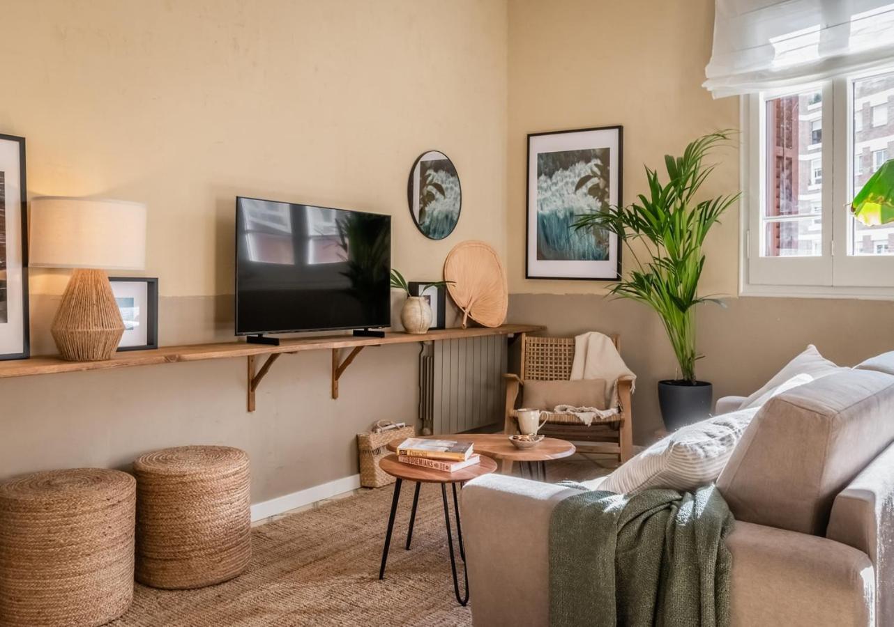 Tomini - 2 Bedrooms In Eixample Esquerra