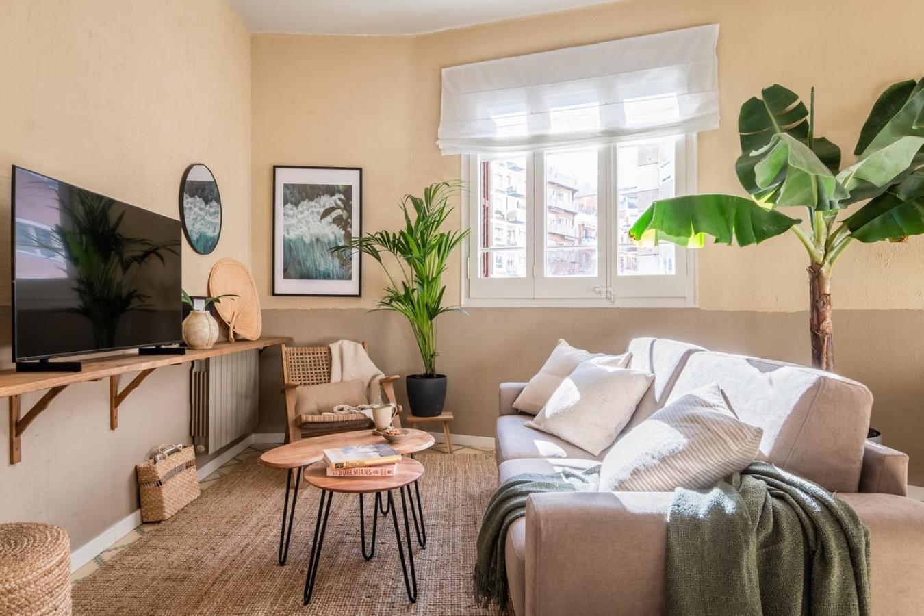 Tomini - 2 Bedrooms In Eixample Esquerra Barcelona