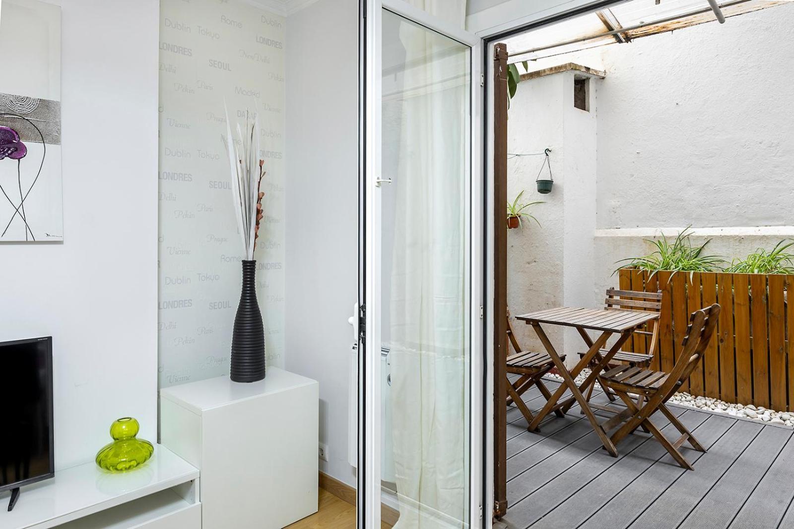 Cozy Terrace In Eixample Barcelona