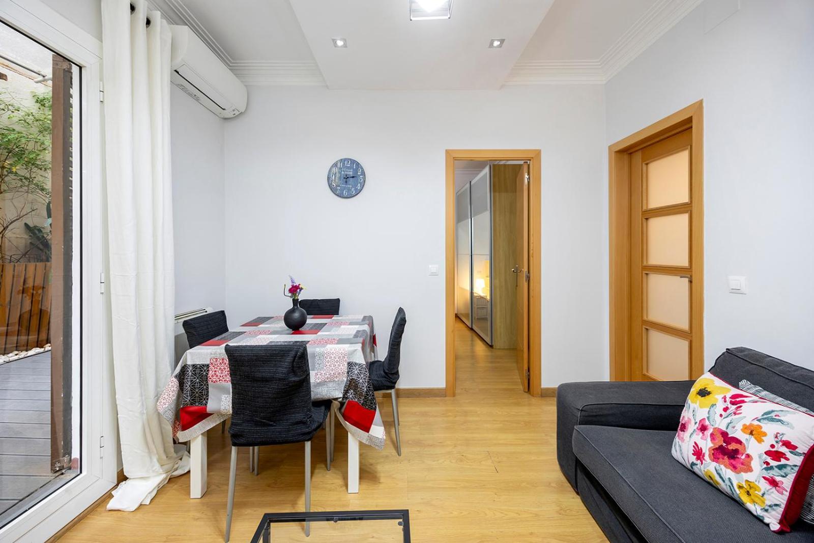 Cozy Terrace In Eixample Apartment *