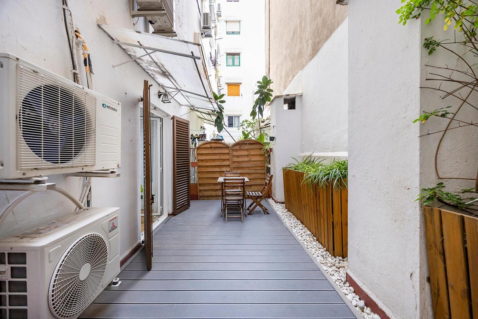 Cozy Terrace In Eixample Apartment *