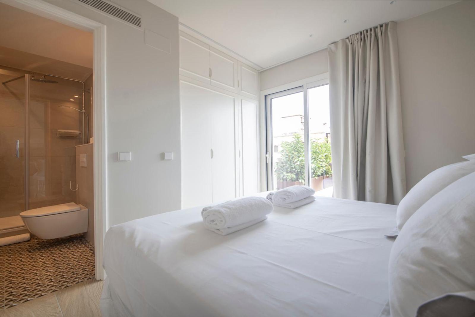 Atico Duplex Con Cinco Apartment Barcelona