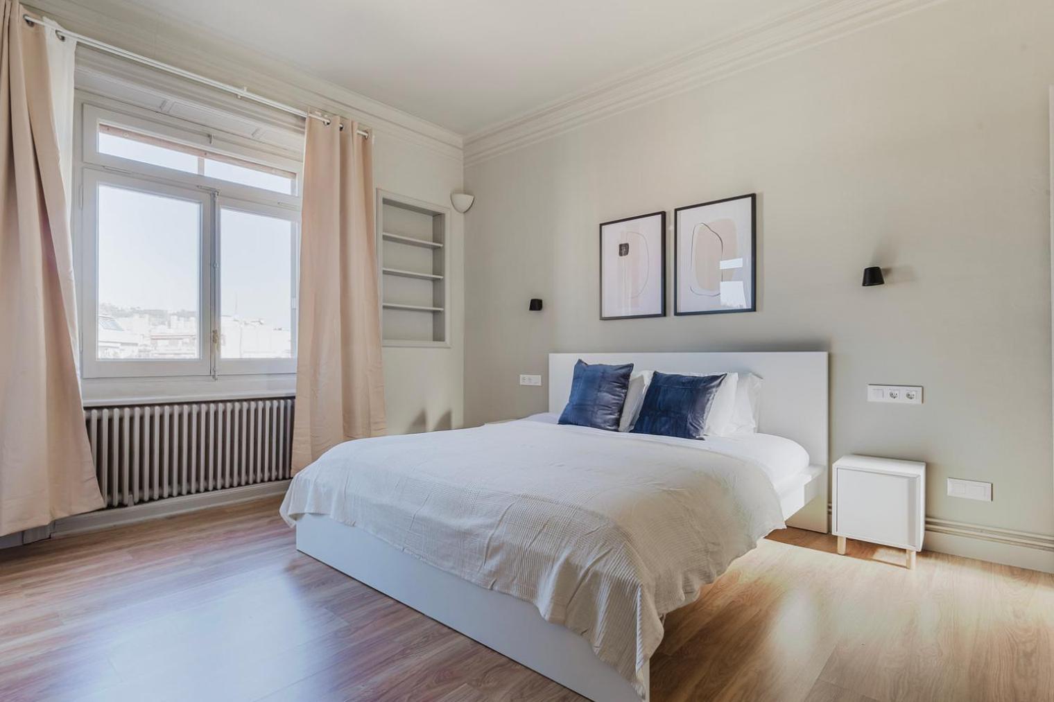 Blueground La Dreta Balcony Ac Nr Sagrada Bcn-174 Holiday home Barcelona