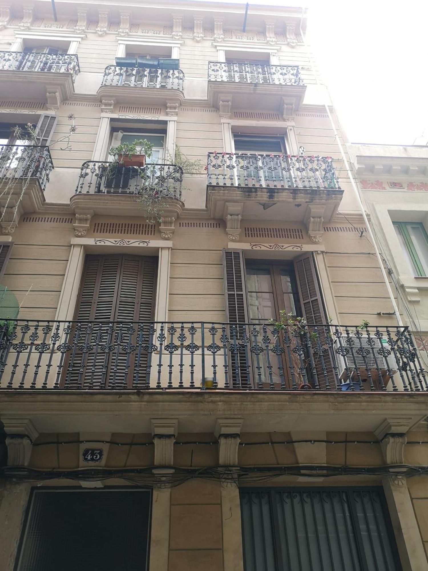 Aparteasy - Pure Gracia, Excellent Location Apartment