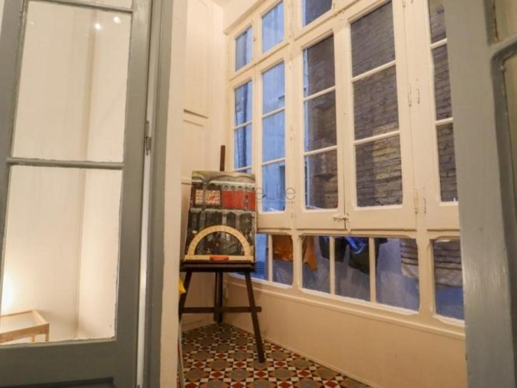 Spacious Aptmt Close To Pl Universidad And Pl Catalunya, 2,5 Bedrooms, Balcony, Heating, Elevator Min 31 Nights Apartment *