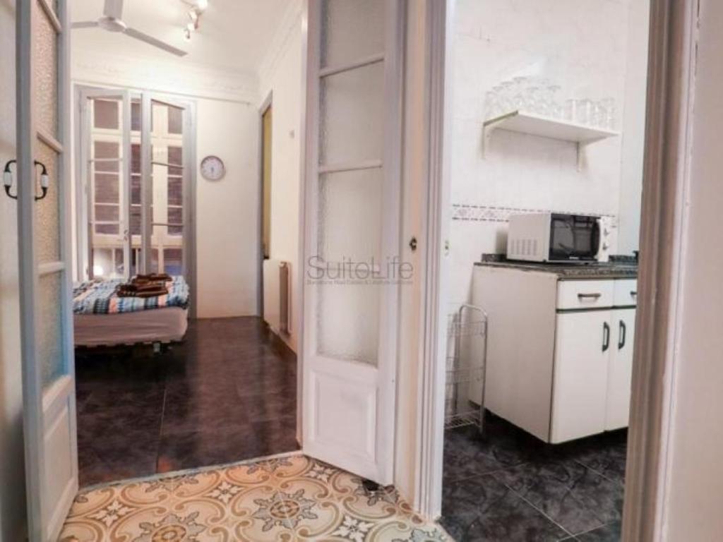Apartment Spacious Aptmt Close To Pl Universidad And Pl Catalunya, 2,5 Bedrooms, Balcony, Heating, Elevator Min 31 Nights *