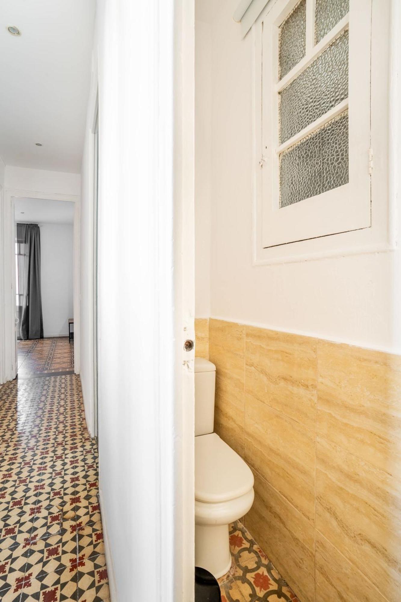 Sagrada Familia- Emblematic And Charming Catalan Apartment